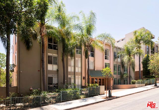 7270 Hillside Avenue 204, Los Angeles, CA 90046