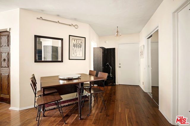7270 Hillside Avenue 204, Los Angeles, CA 90046