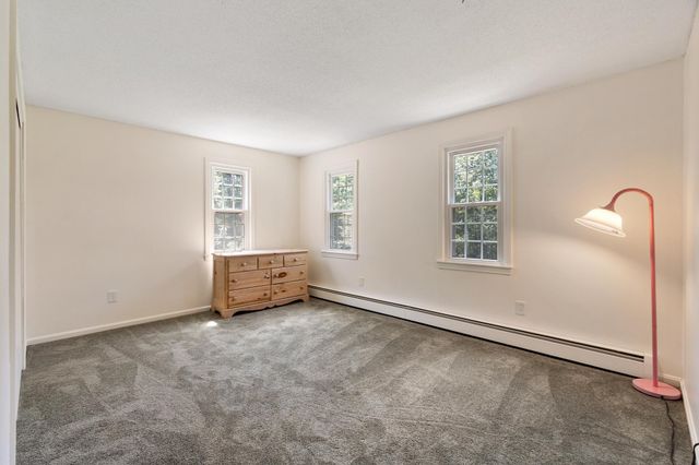 11 Ashley Drive, Londonderry, NH 03053