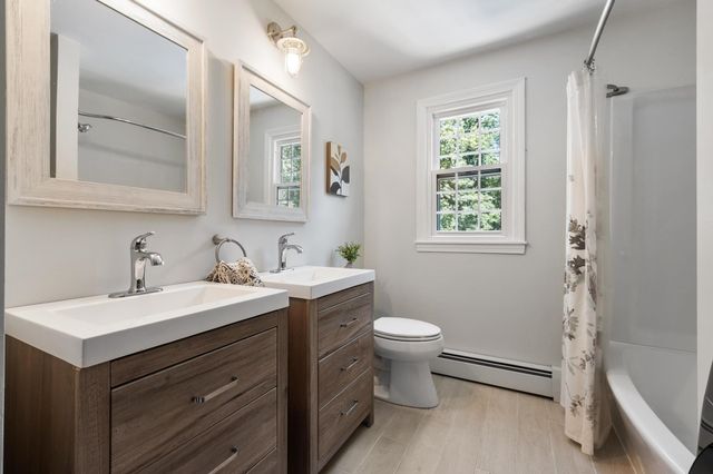 11 Ashley Drive, Londonderry, NH 03053