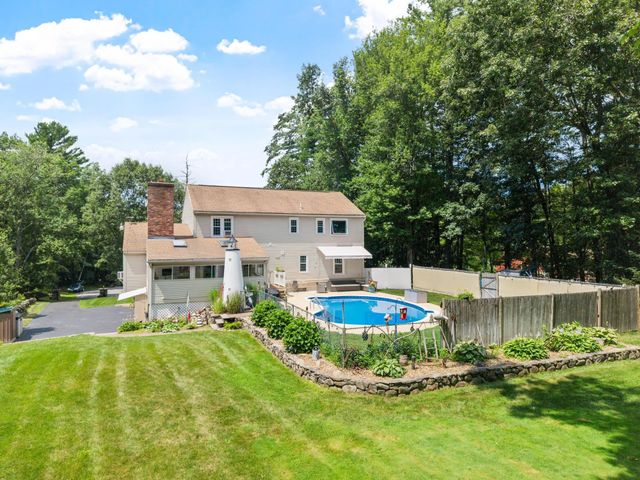 11 Ashley Drive, Londonderry, NH 03053