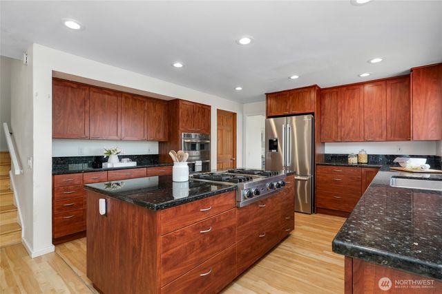 8808 NE 14th Street, Clyde Hill, WA 98004