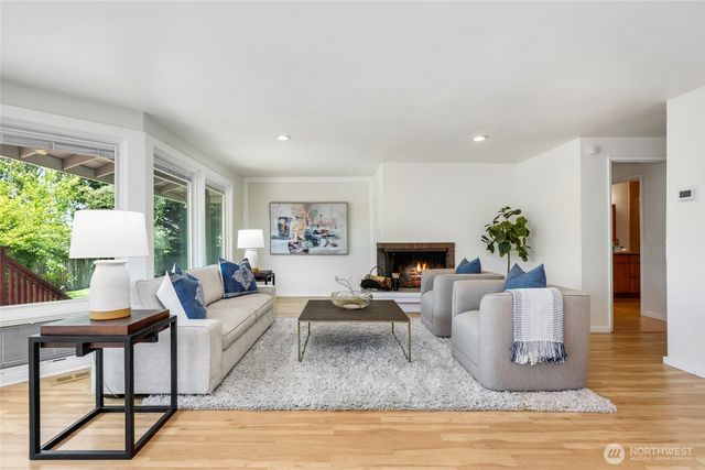 8808 NE 14th Street, Clyde Hill, WA 98004