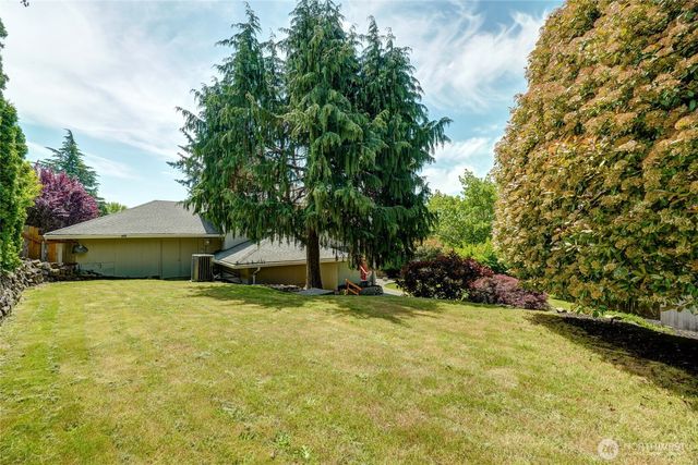 8808 NE 14th Street, Clyde Hill, WA 98004