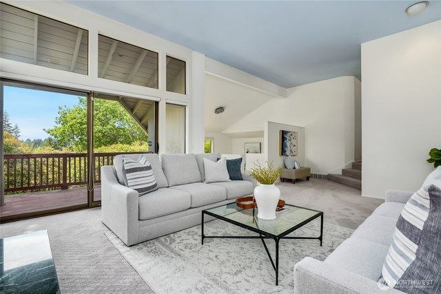 8808 NE 14th Street, Clyde Hill, WA 98004