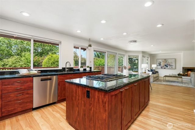 8808 NE 14th Street, Clyde Hill, WA 98004