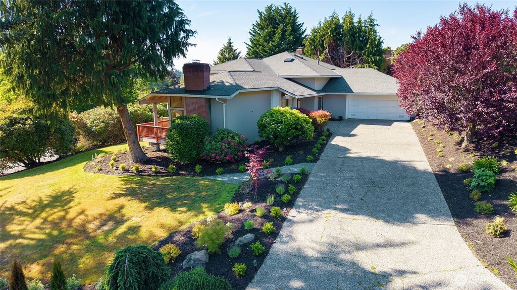 8808 NE 14th Street, Clyde Hill, WA 98004