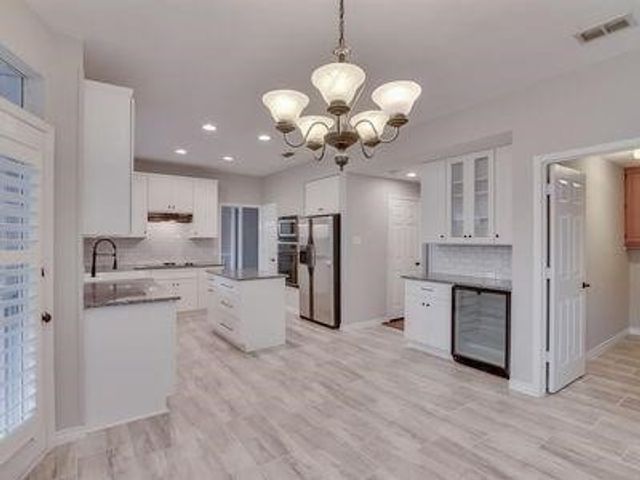 1081 Woodbriar Drive, Grapevine, TX 76051