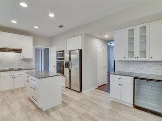 1081 Woodbriar Drive, Grapevine, TX 76051