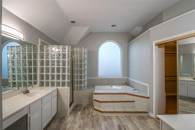 1081 Woodbriar Drive, Grapevine, TX 76051