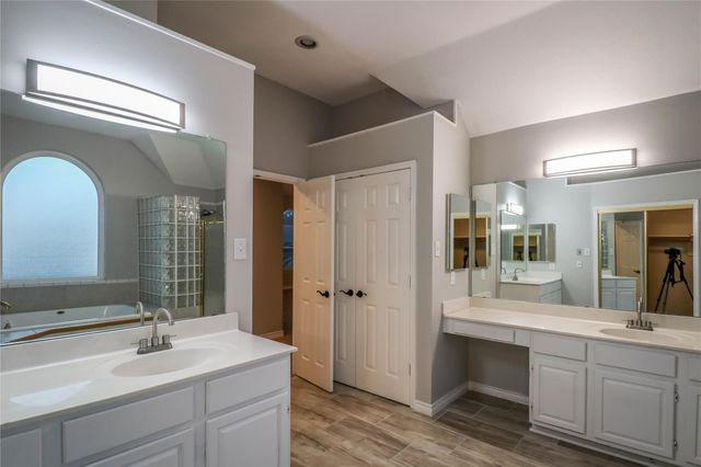 1081 Woodbriar Drive, Grapevine, TX 76051