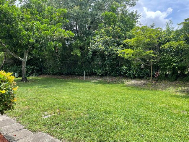 124 Sandy Lane, Royal Palm Beach, FL 33411