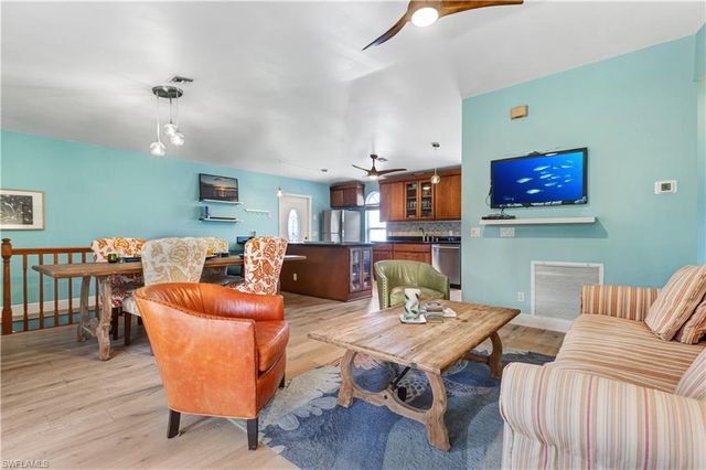 225 Nature View CT, Fort Myers Beach, FL 33931