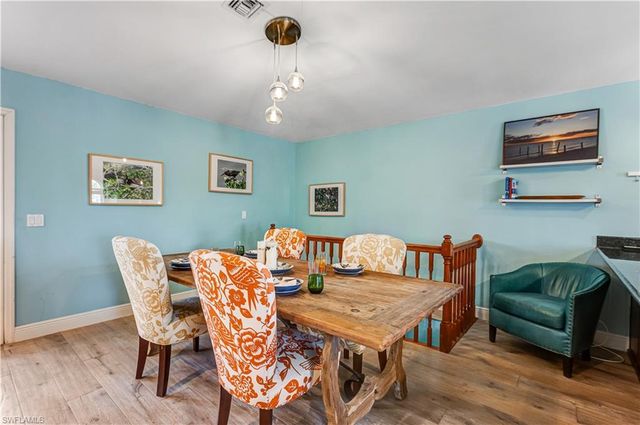 225 Nature View CT, Fort Myers Beach, FL 33931