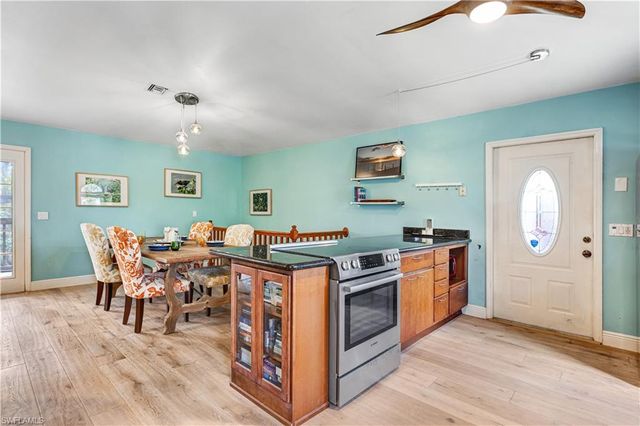 225 Nature View CT, Fort Myers Beach, FL 33931