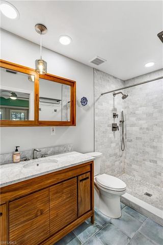 225 Nature View CT, Fort Myers Beach, FL 33931