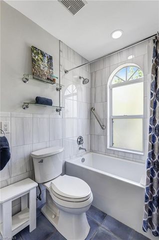 225 Nature View CT, Fort Myers Beach, FL 33931