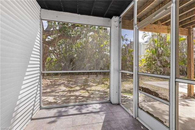 225 Nature View CT, Fort Myers Beach, FL 33931
