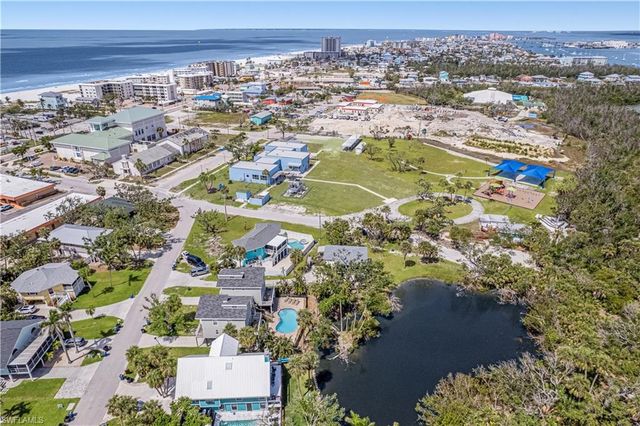 225 Nature View CT, Fort Myers Beach, FL 33931