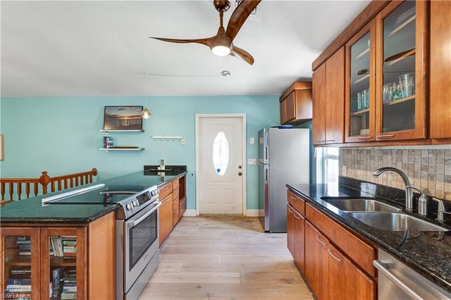 225 Nature View CT, Fort Myers Beach, FL 33931