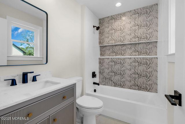 1656 N Bay Avenue, Toms River, NJ 08753