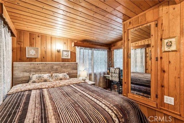 27048 State Highway 189, Blue Jay, CA 92317