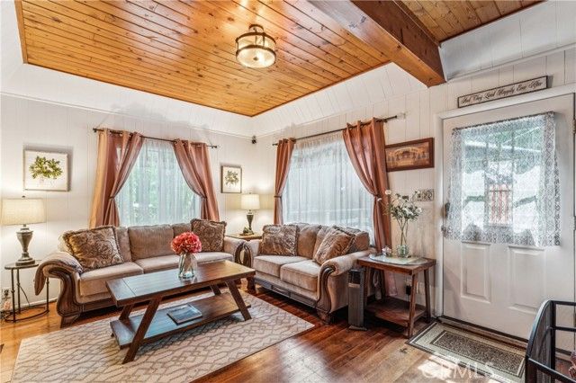27048 State Highway 189, Blue Jay, CA 92317