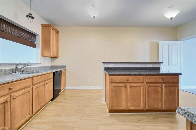 8252 N View BLVD, Norfolk, VA 23518