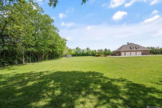 41170 Halie Dr, Prairieville, LA 70769