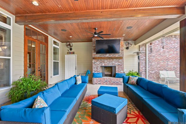 41170 Halie Dr, Prairieville, LA 70769