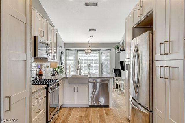 9736 Panorama Cliff Drive, Las Vegas, NV 89134