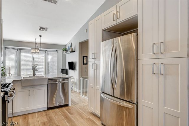 9736 Panorama Cliff Drive, Las Vegas, NV 89134