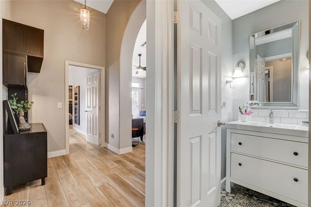 9736 Panorama Cliff Drive, Las Vegas, NV 89134