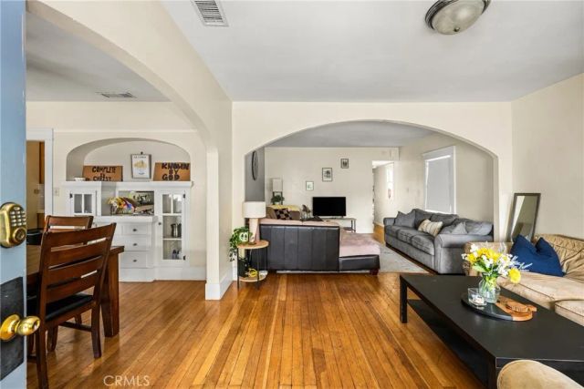 359 N Harwood, Orange, CA 92866