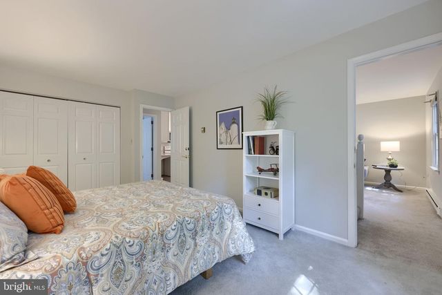 2264 NICHOLSON SQUARE DR, Lancaster, PA 17601