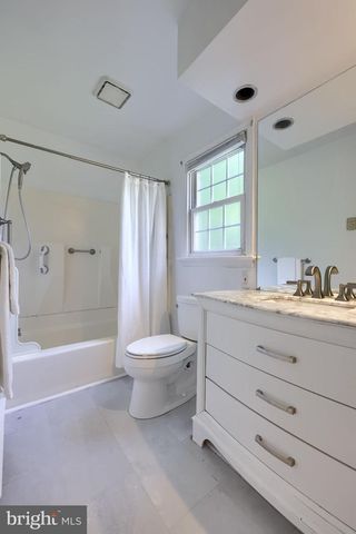 2264 NICHOLSON SQUARE DR, Lancaster, PA 17601