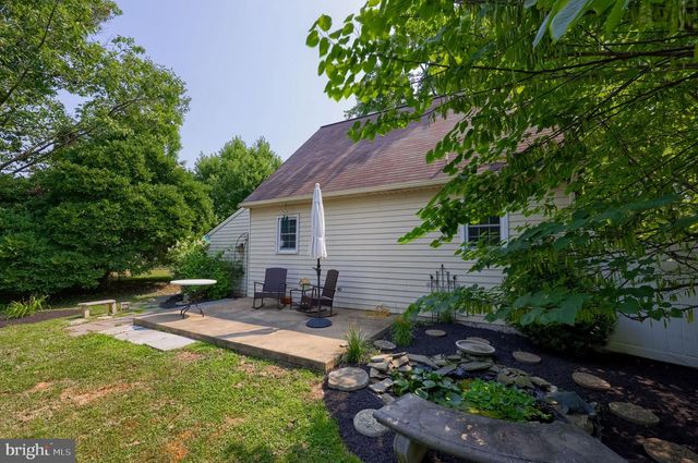 2264 NICHOLSON SQUARE DR, Lancaster, PA 17601
