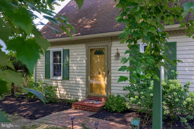 2264 NICHOLSON SQUARE DR, Lancaster, PA 17601