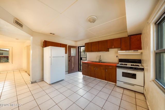 255 E Delta Road, Tucson, AZ 85706