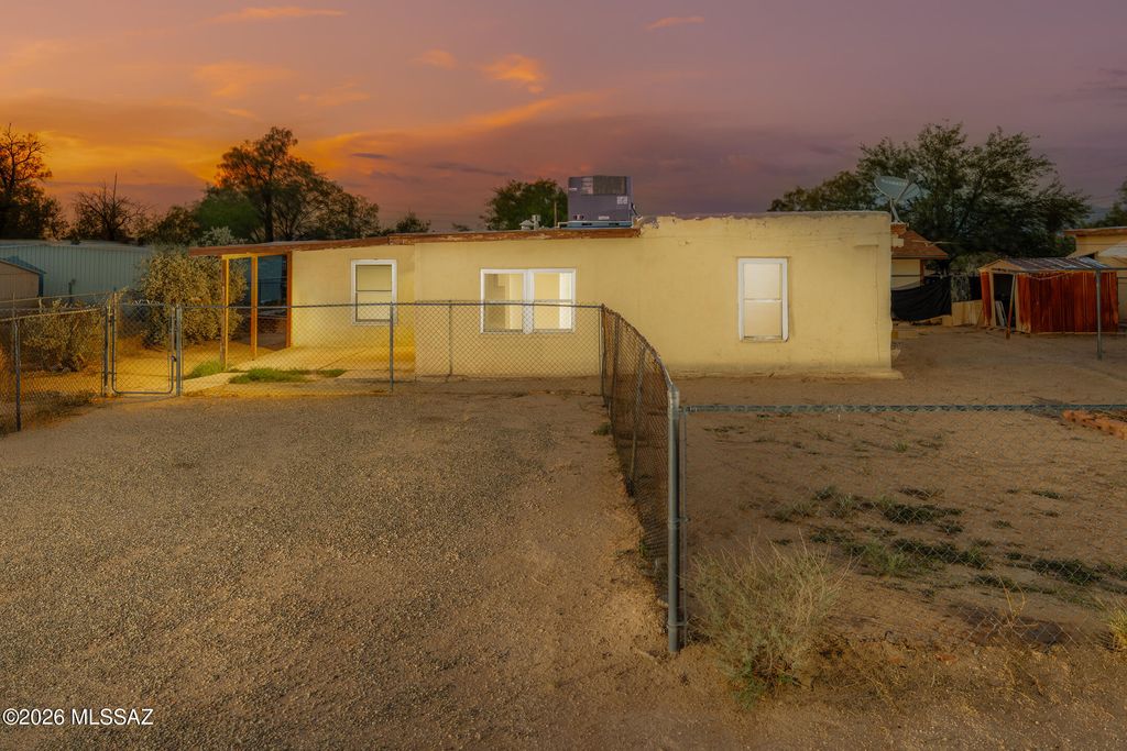 255 E Delta Road, Tucson, AZ 85706