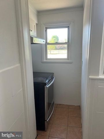 640 ALLENGROVE ST, Philadelphia, PA 19120