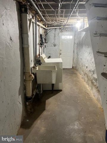 640 ALLENGROVE ST, Philadelphia, PA 19120