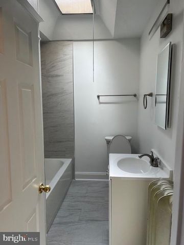 640 ALLENGROVE ST, Philadelphia, PA 19120