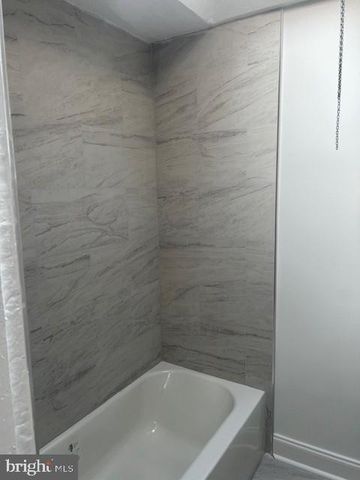 640 ALLENGROVE ST, Philadelphia, PA 19120