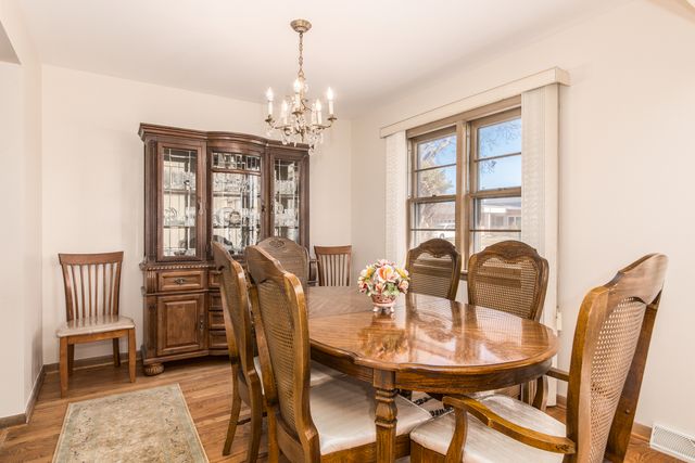 8516 N Ozanam Avenue, Niles, IL 60714