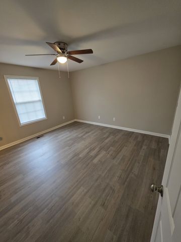 102 Cascade Ln, Bell Buckle, TN 37020