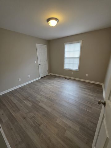 102 Cascade Ln, Bell Buckle, TN 37020