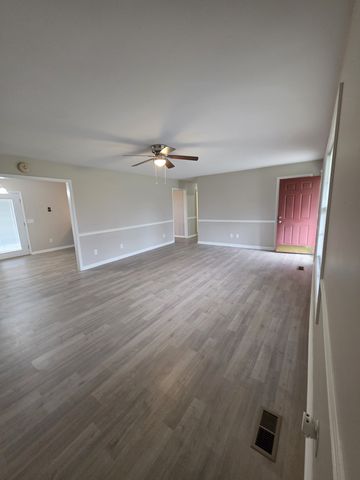 102 Cascade Ln, Bell Buckle, TN 37020