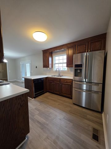 102 Cascade Ln, Bell Buckle, TN 37020