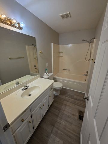 102 Cascade Ln, Bell Buckle, TN 37020